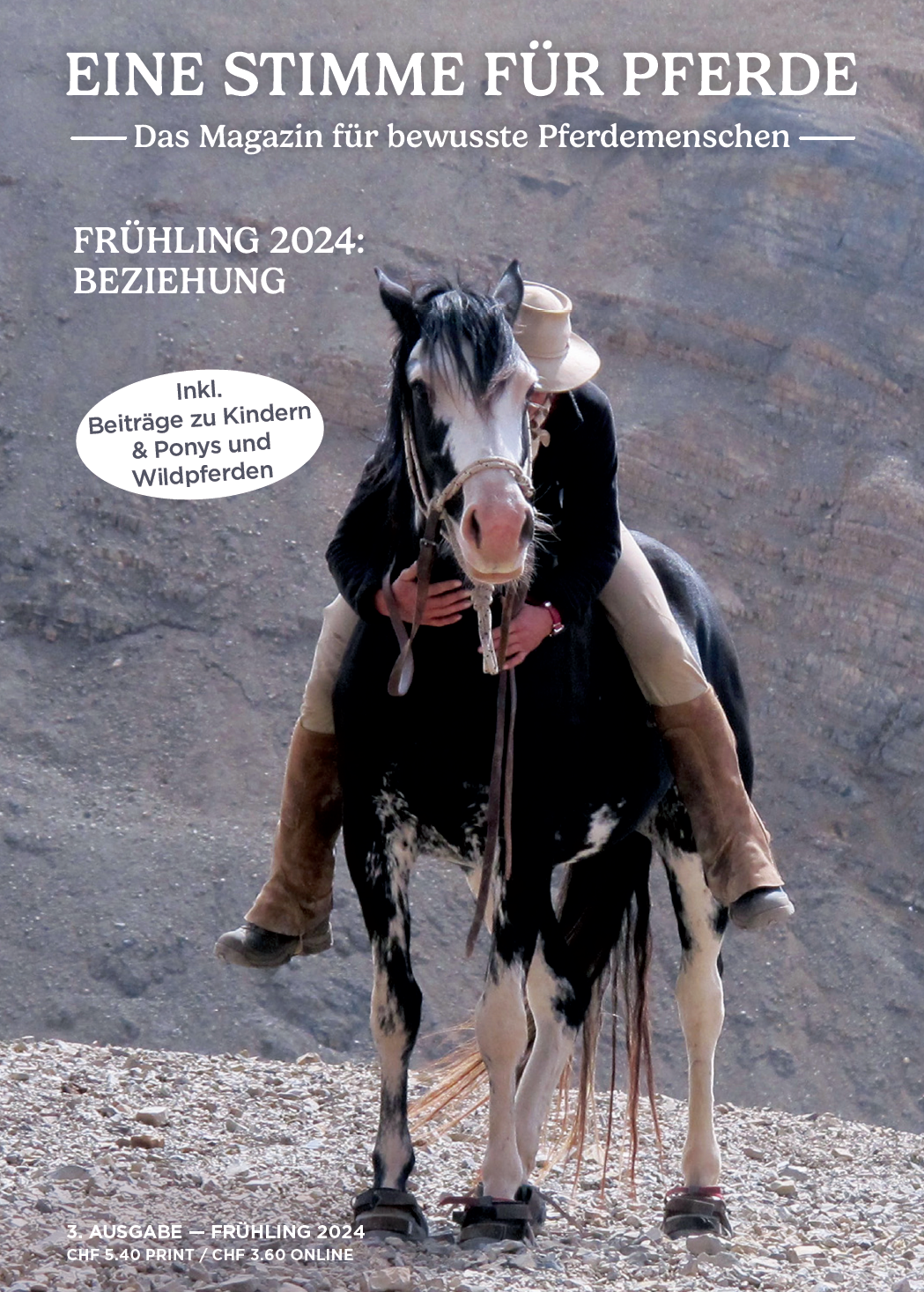 Magazin Eine Stimme für Pferde, Frühling 2024, Thema Beziehung, Mensch am Reiten umarmt sein Pferd